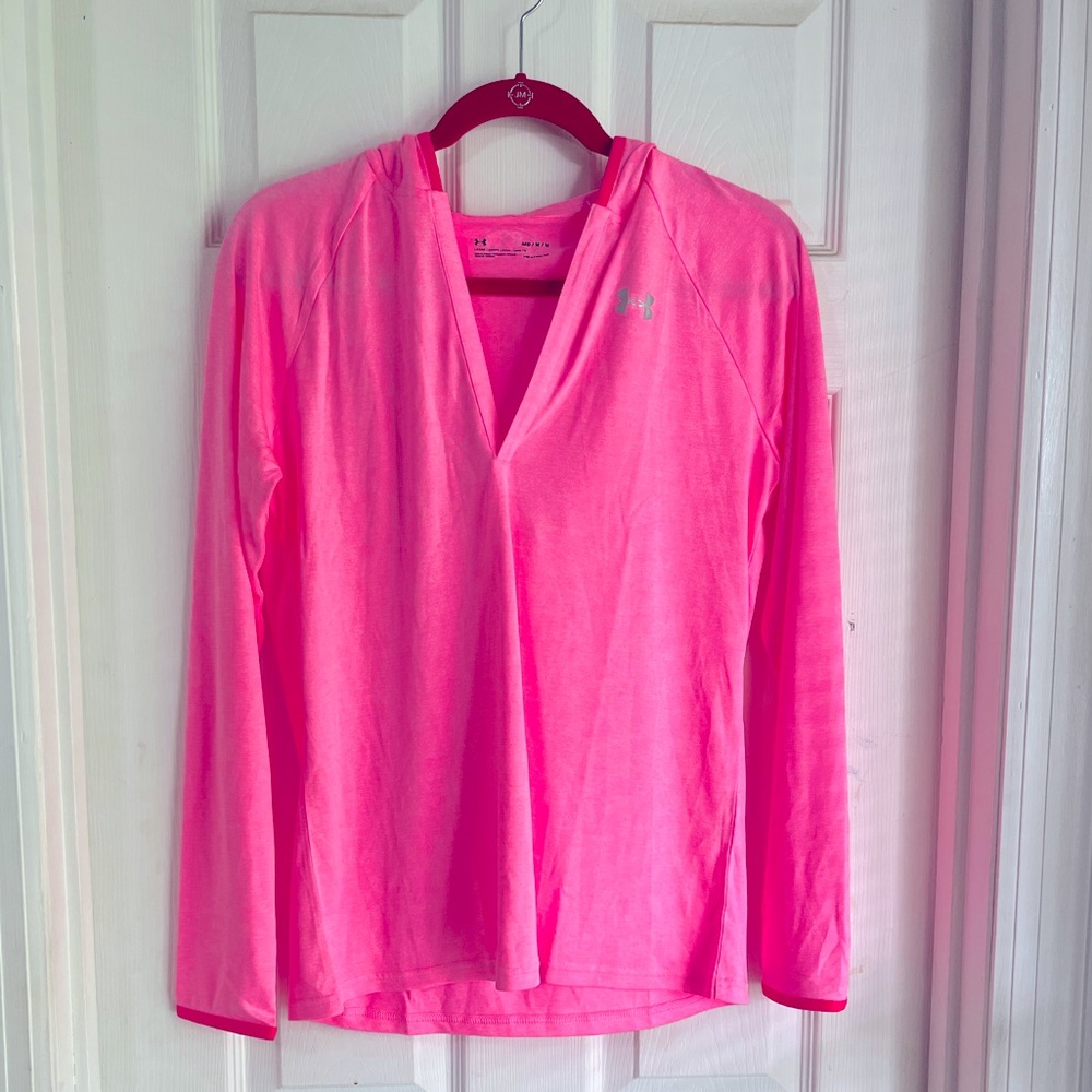 Under Armor Pink Lightweight Pullover Hoody, Size Medium